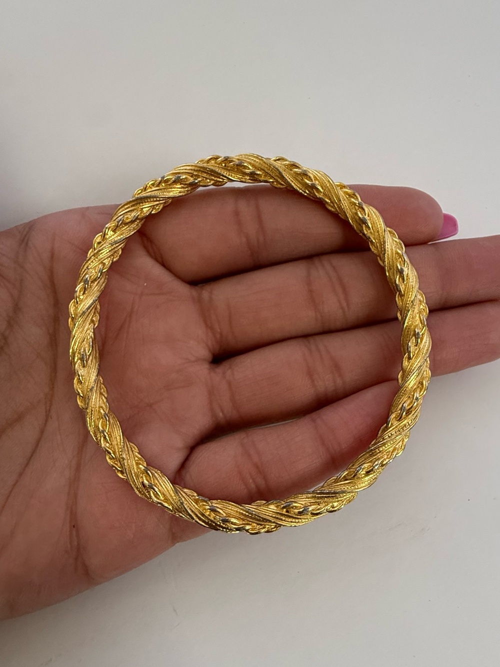 Women's Gold Toned Twisted Bangle Bracelet